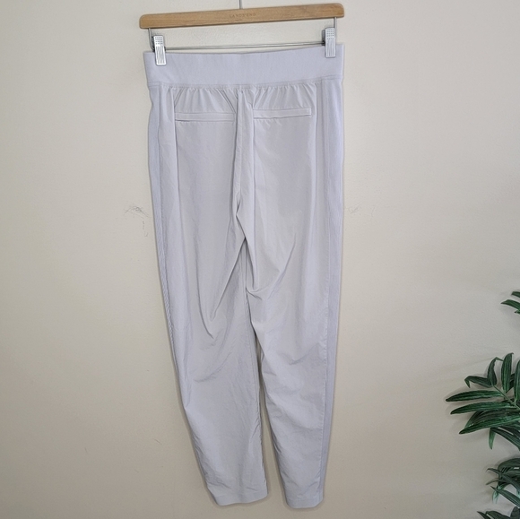 Athleta | Brooklyn Mid-Rise Ankle Athleisure Pants Abalone Cream Size 0 - Picture 5 of 6